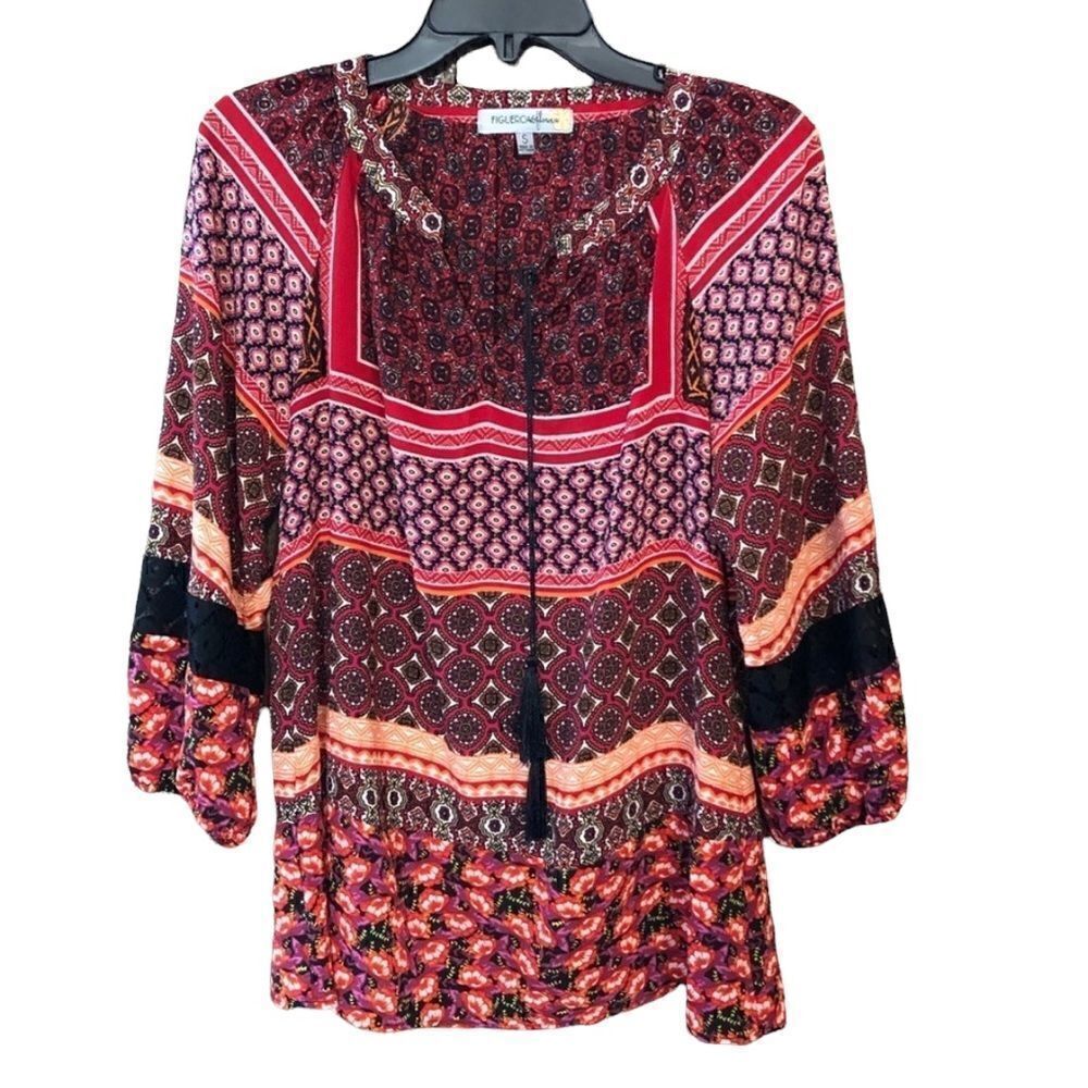 Figueroa & Flower Sz S Red Lace BOHO Floral Light Relaxed Flowy Summer Blouse